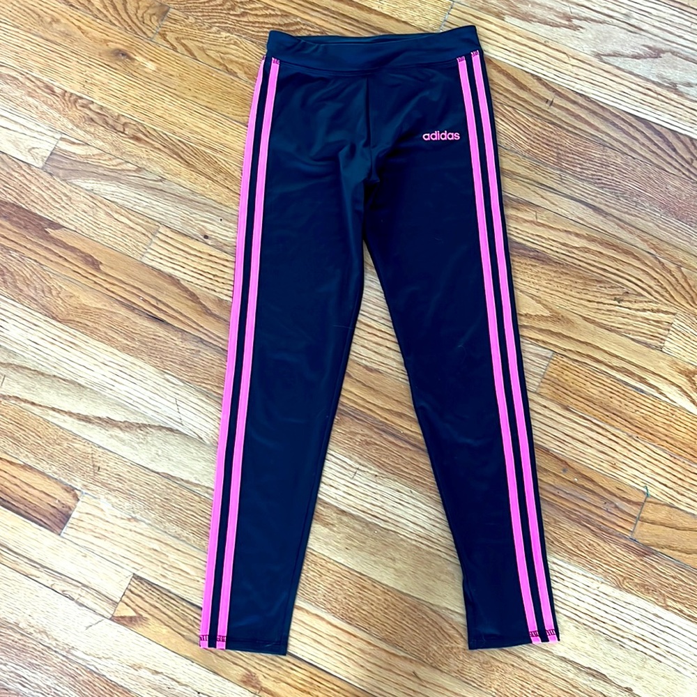 Like new Adidas girls sports leggings size 10/12